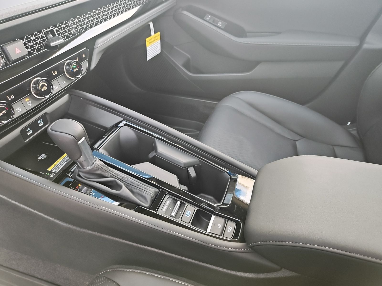 2025 Honda Accord Hybrid Touring - Photo 18