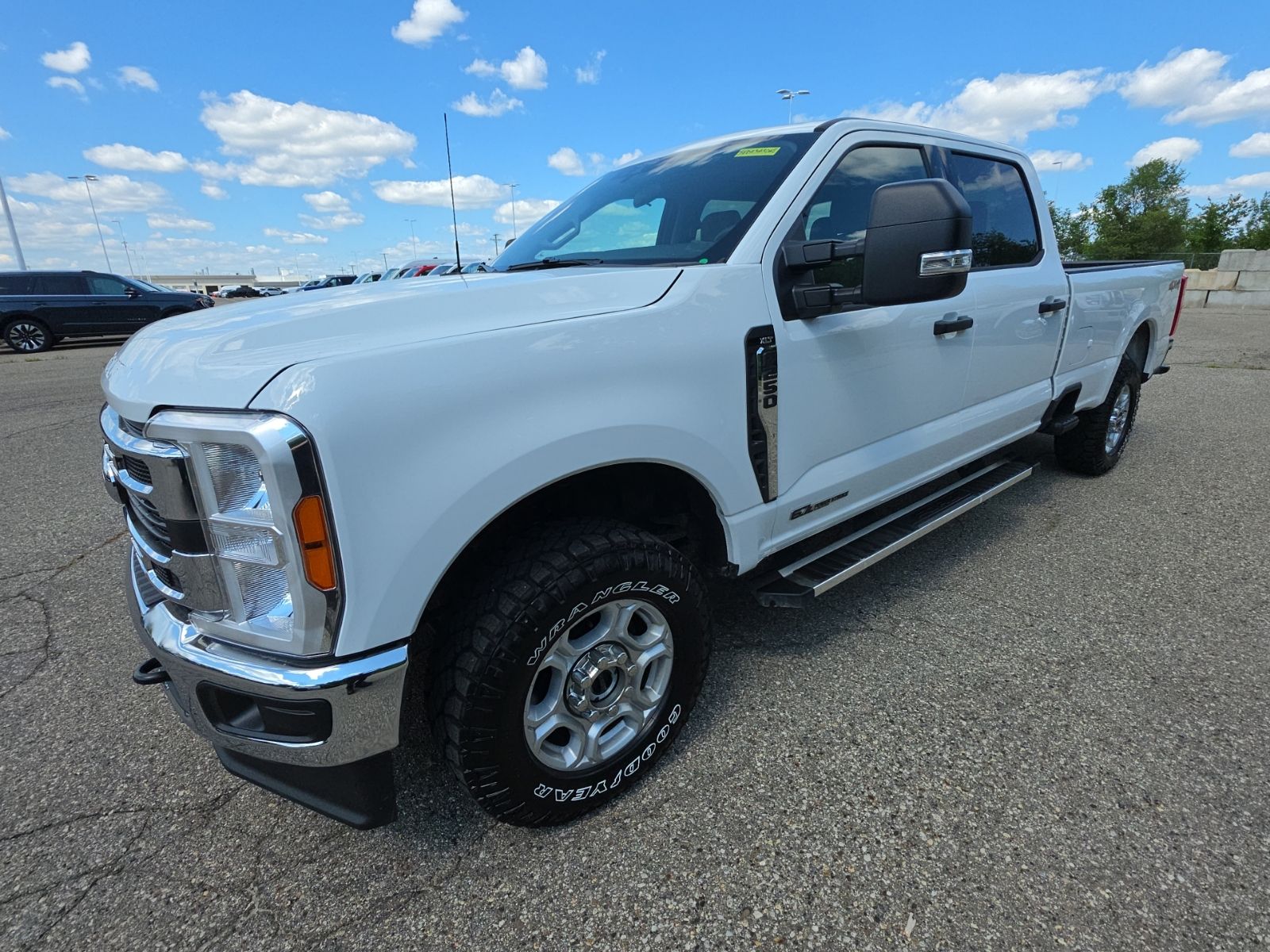  2025 Ford F-250 Super Duty XLT Crew Cab 4WD   