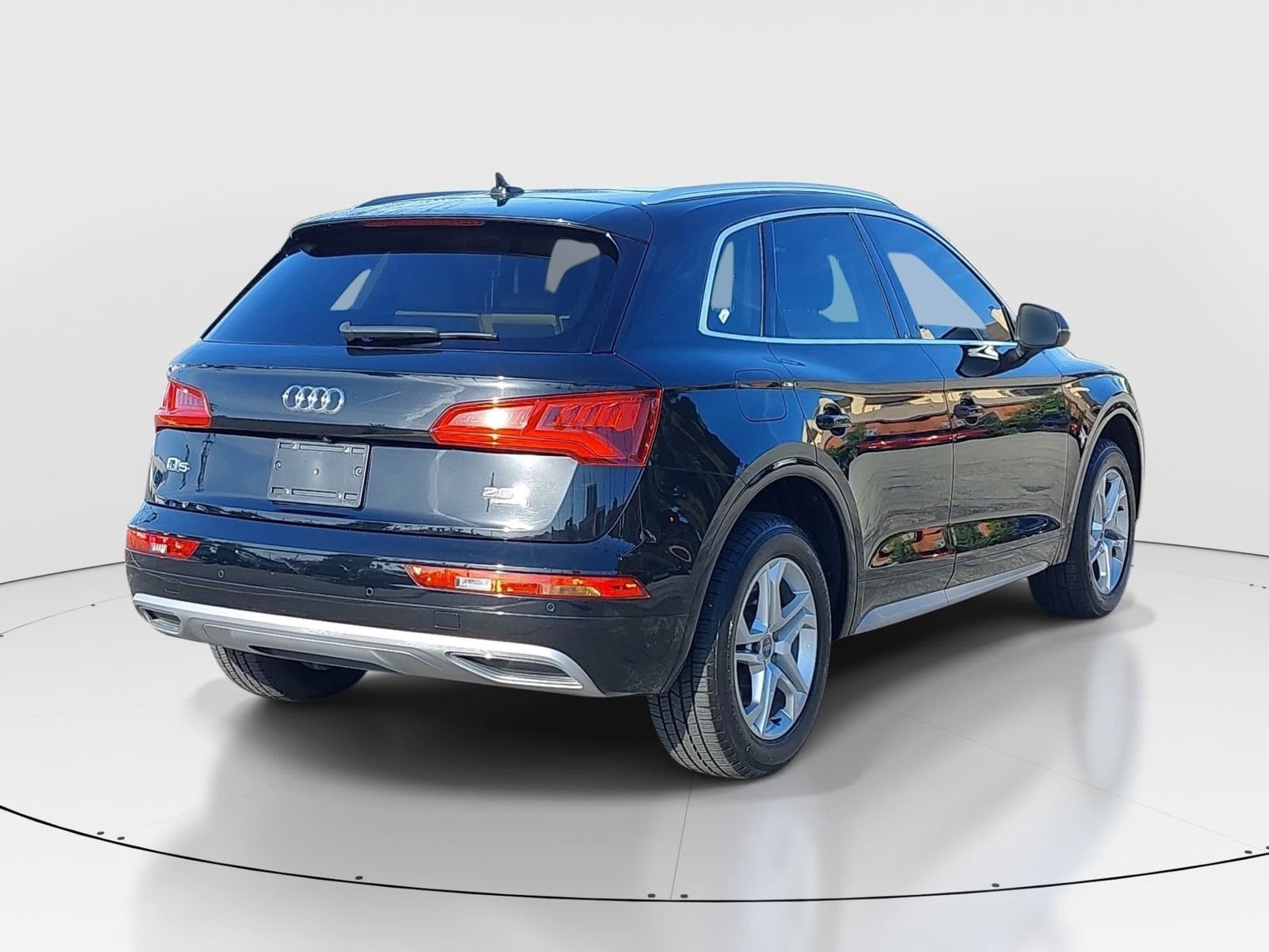 View vehicle photo 5