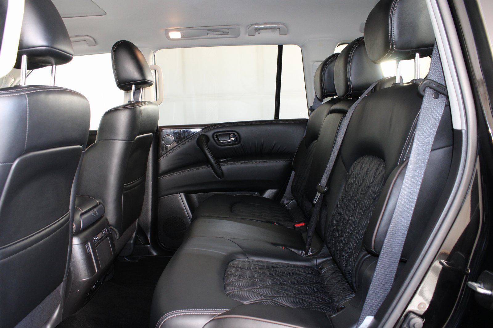 Used 2024 Black Nissan Platinum image 11