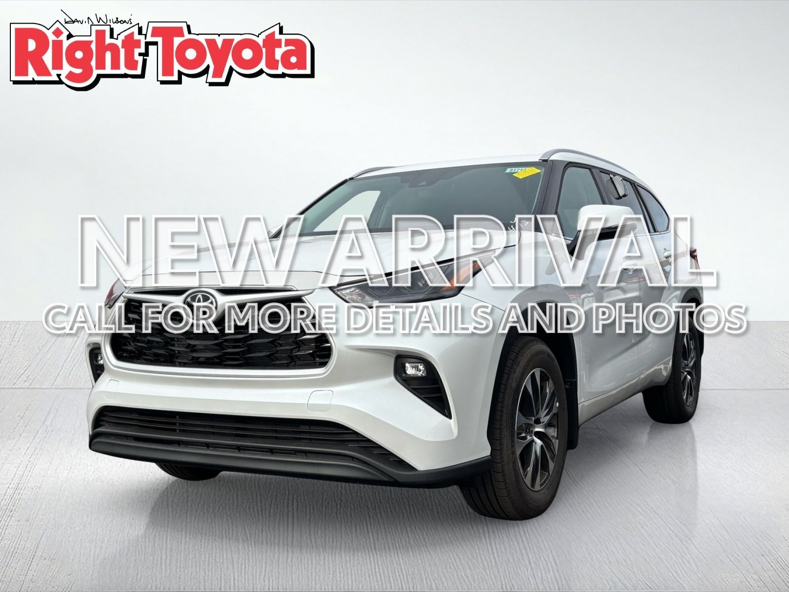 White (Wind Chill Pearl) 2026 Toyota Highlander XLE AWD SUV / Crossover All-Wheel Drive 8-Speed Automatic