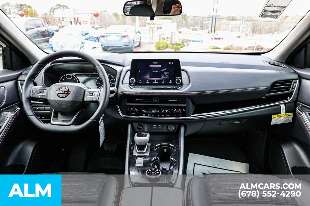 2025 Nissan Rogue SV photo 29