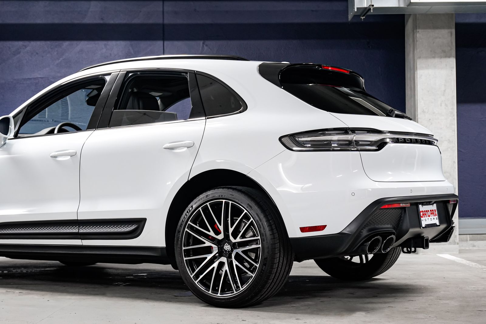 2024 Porsche Macan S — photo 44