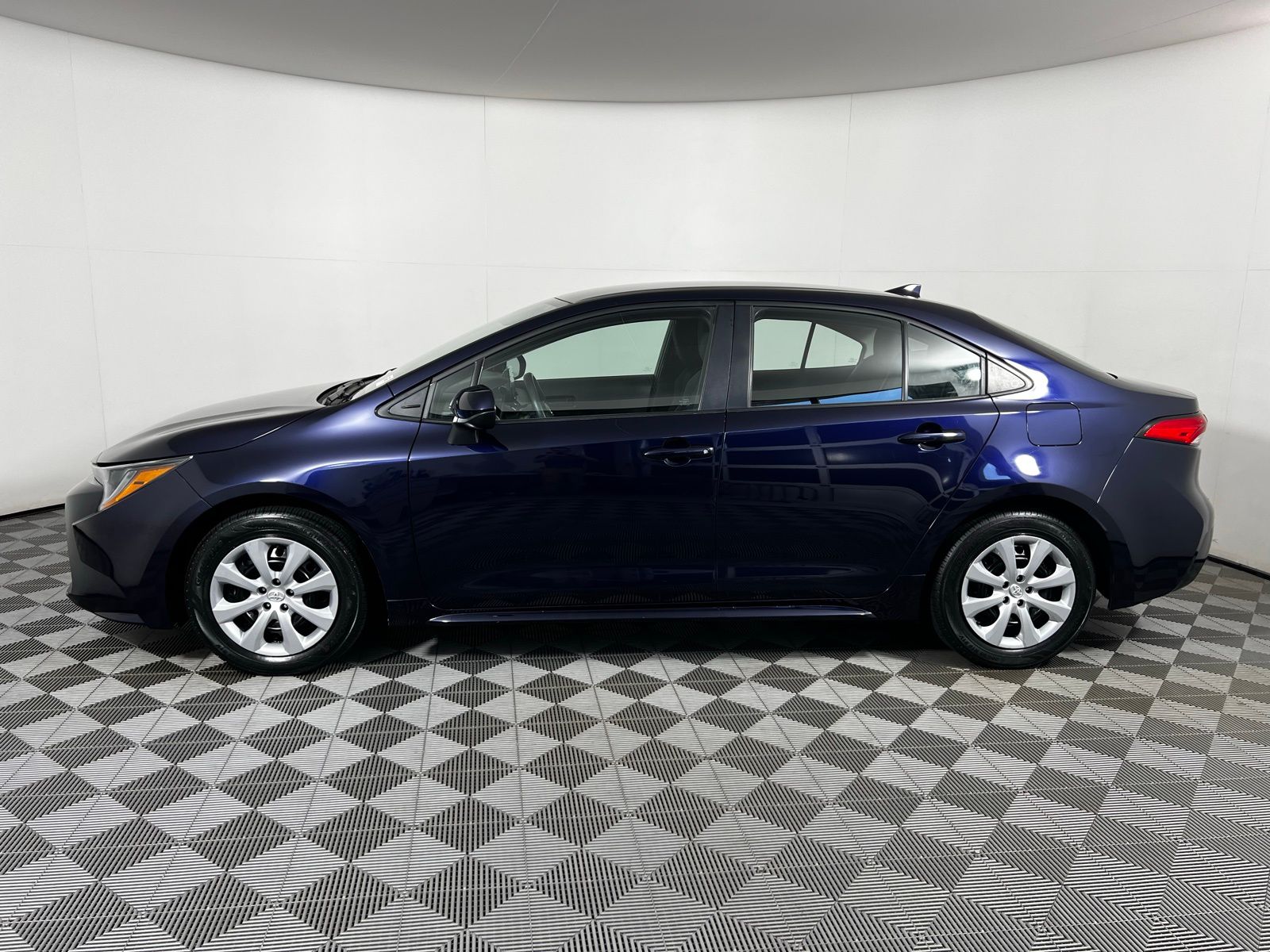 2022 Toyota Corolla LE 8