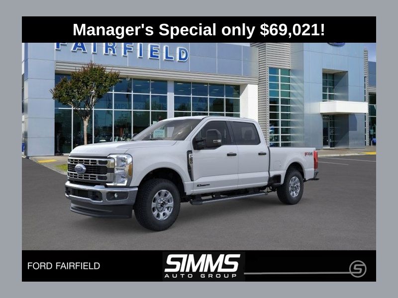Oxford White 2025 Ford F-250 Super Duty XLT Crew Cab 4WD Pickup Truck Four-Wheel Drive Automatic
