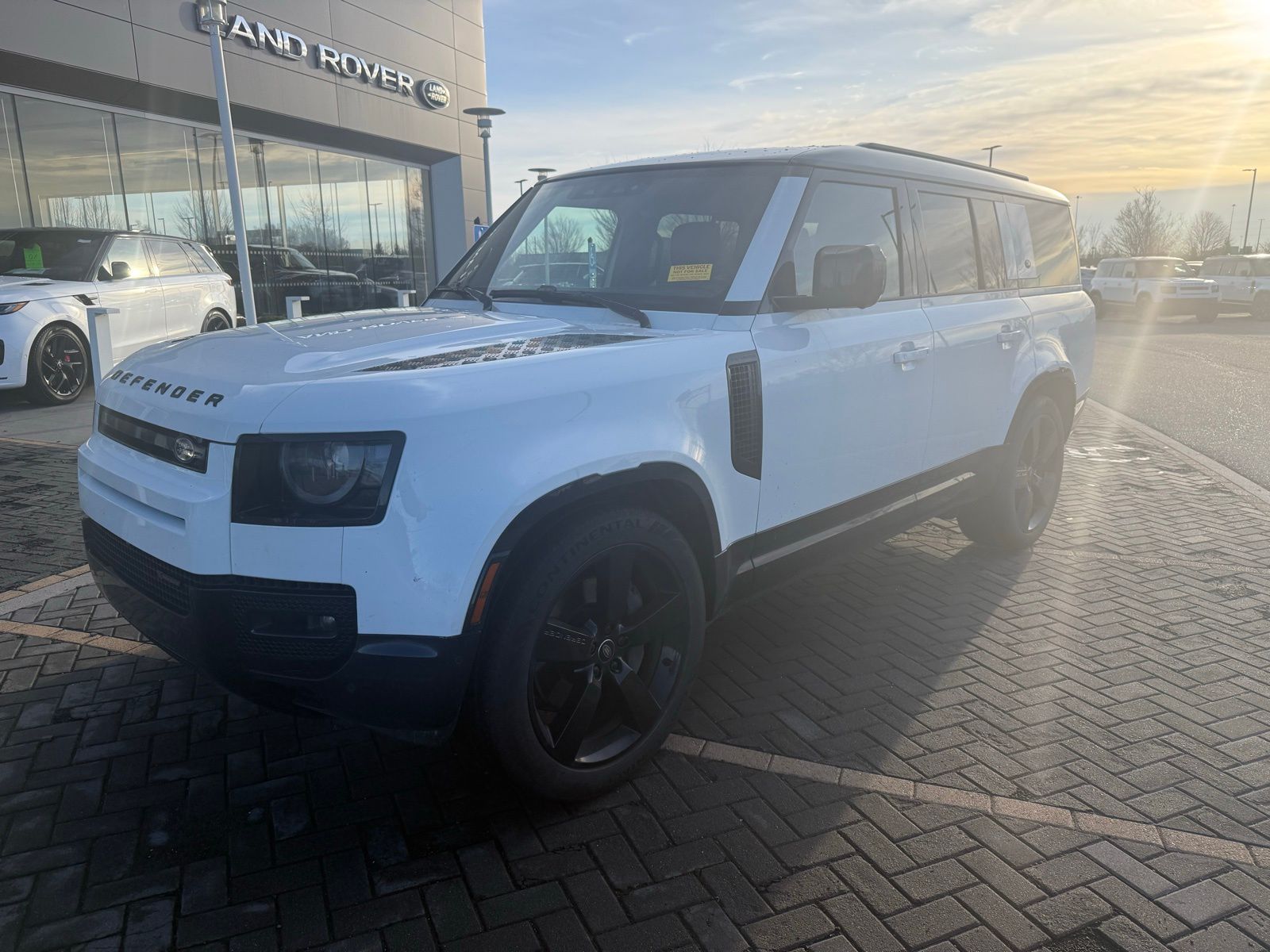 2023 Land Rover Defender 130 X-Dynamic SE AWD
