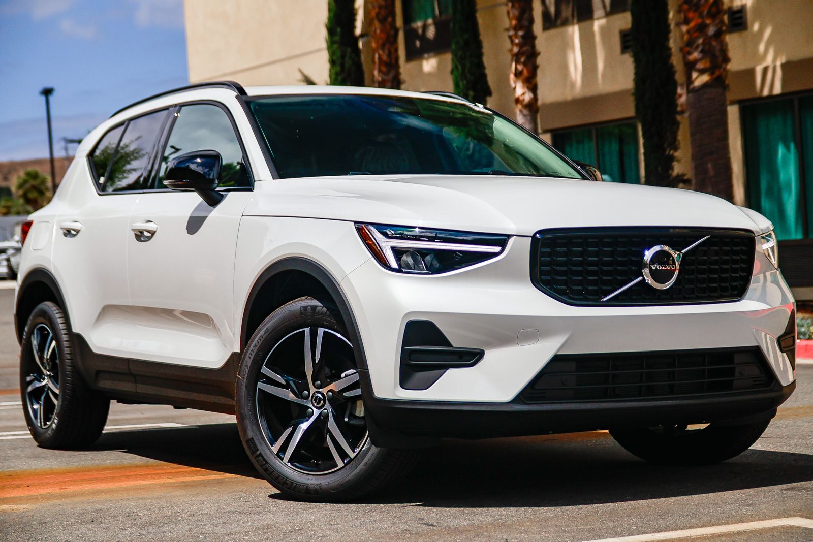 2026 Volvo XC40 B5 Core