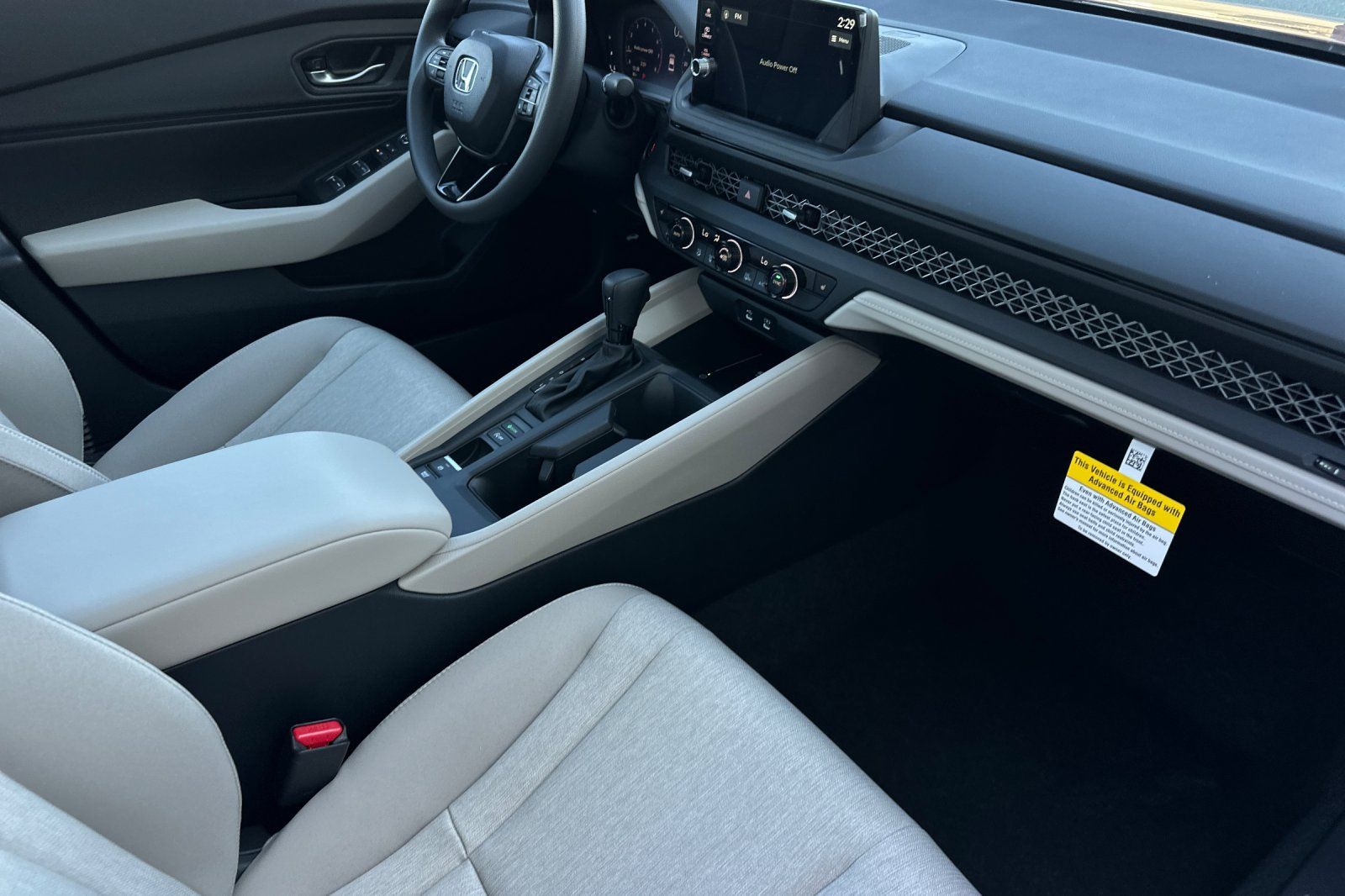 New 2026 Platinum White Pearl Honda SE image 17
