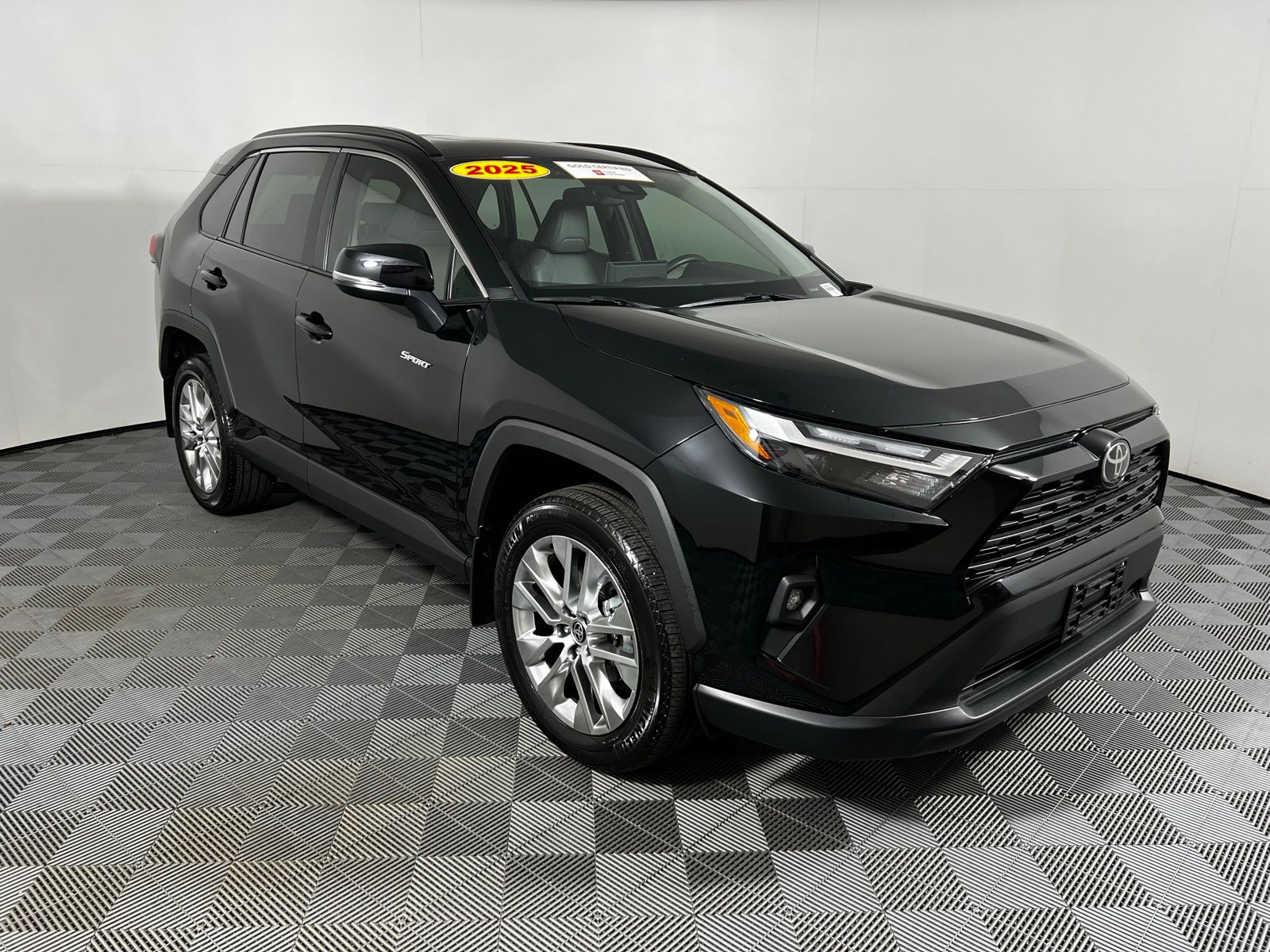 Thumbnail: 2025 Toyota RAV4 - 3