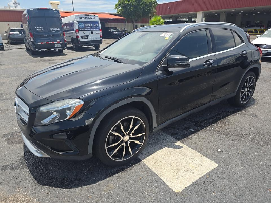 2017 Mercedes-Benz GLA GLA250's photo