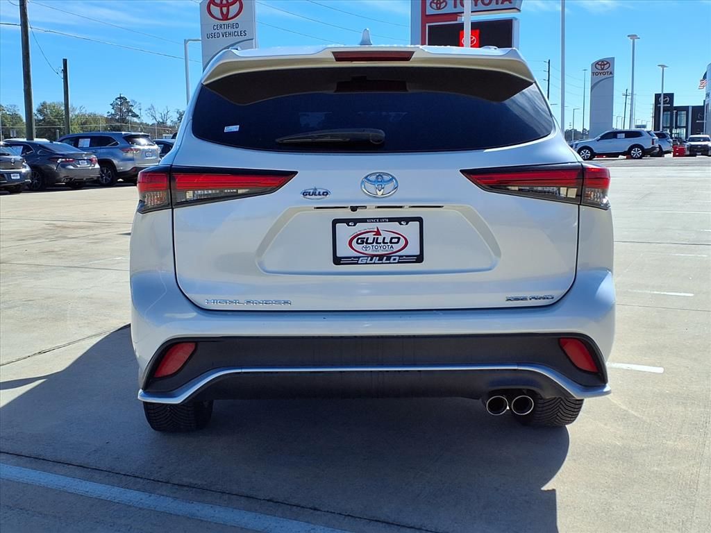 2021 Toyota Highlander XSE White at Autostrade