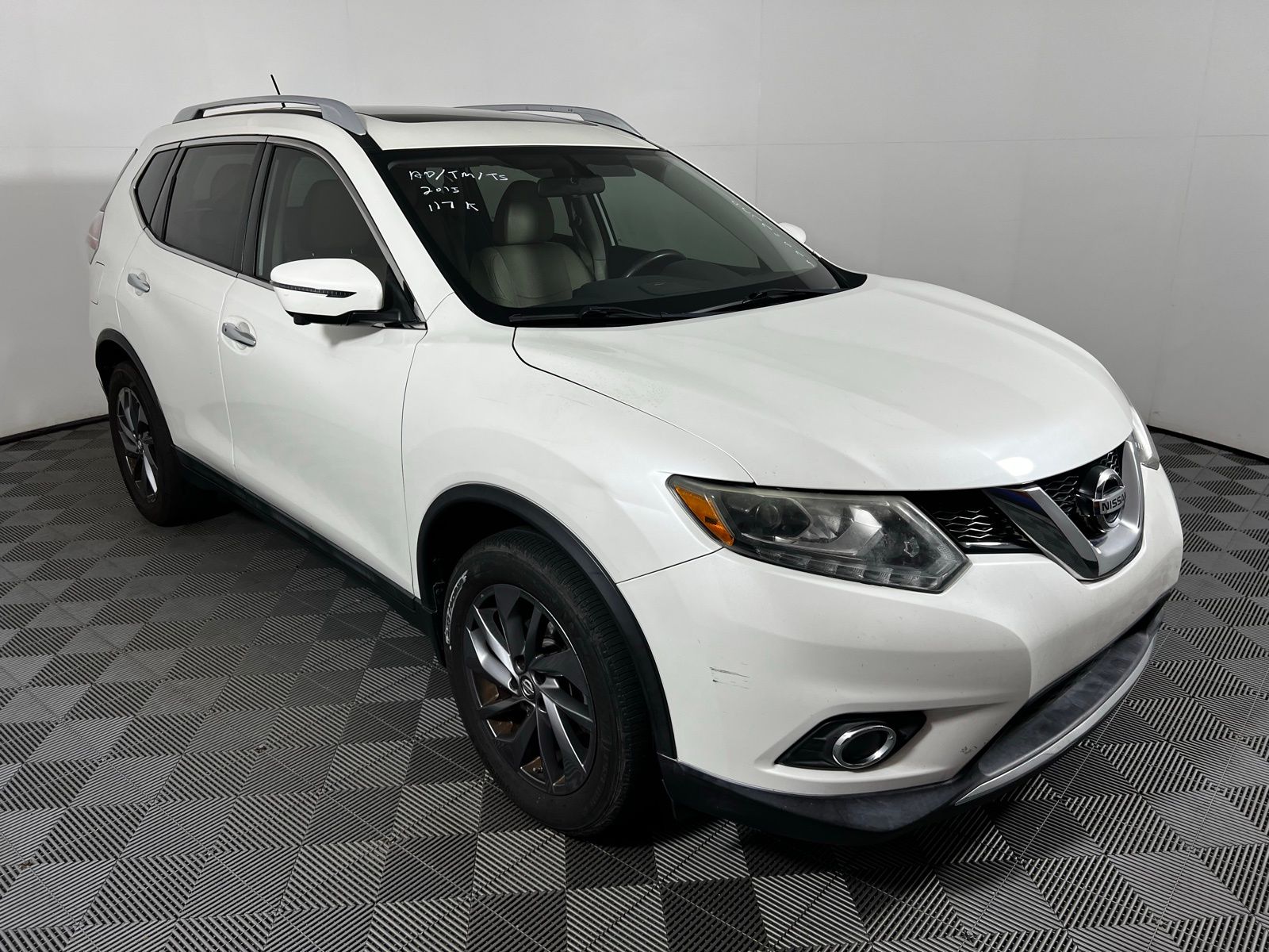 2016 Nissan Rogue SL 3