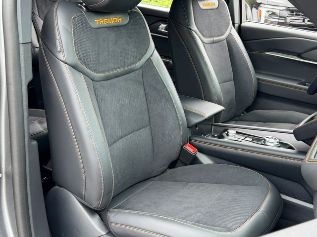 New 2026 Carbonized Gray Metallic Ford Tremor image 11
