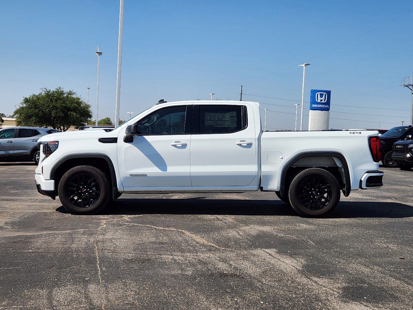 2024 GMC Sierra 1500 Elevation 3