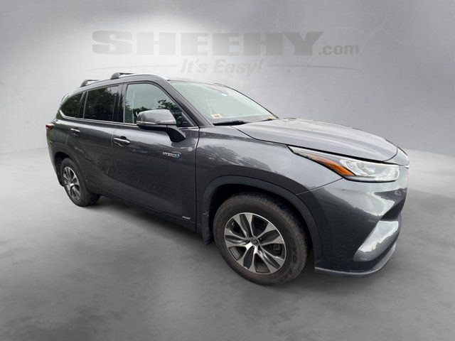 Used 2020 Gray Toyota XLE image 2