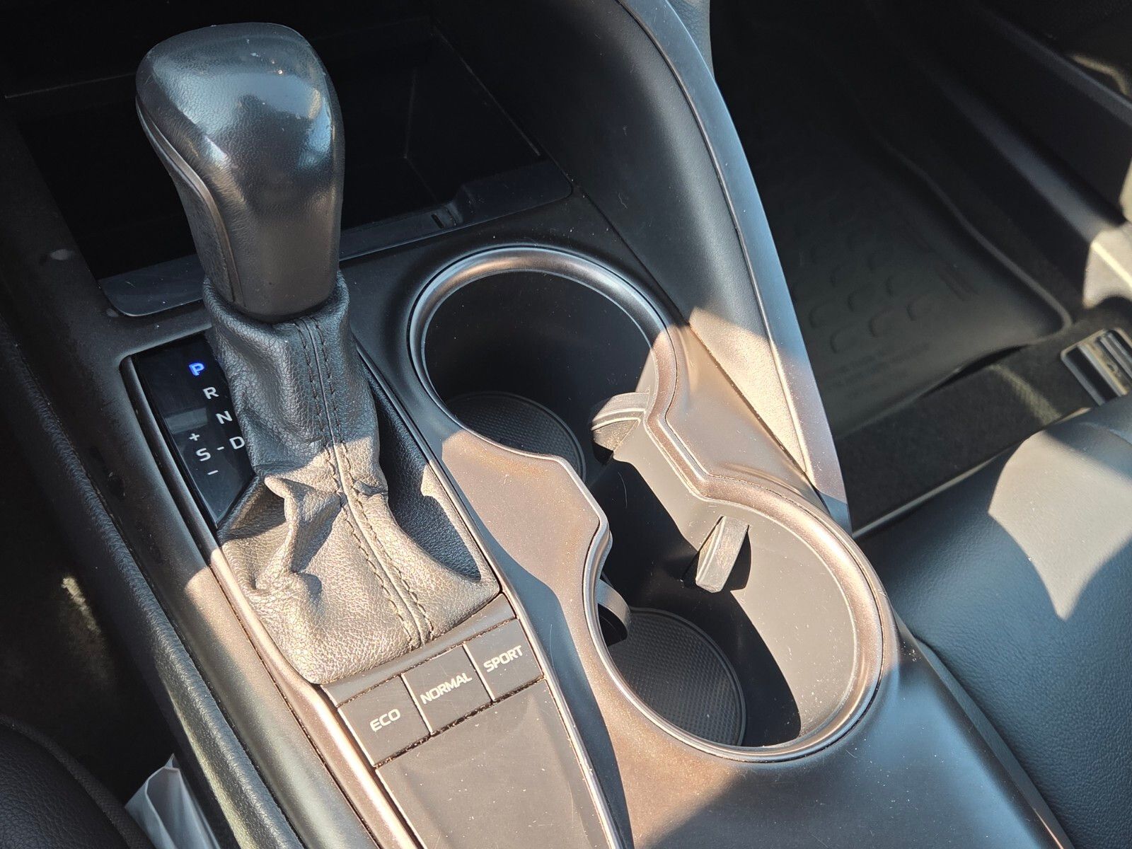 Used 2022 Silver Toyota SE Nightshade image 22