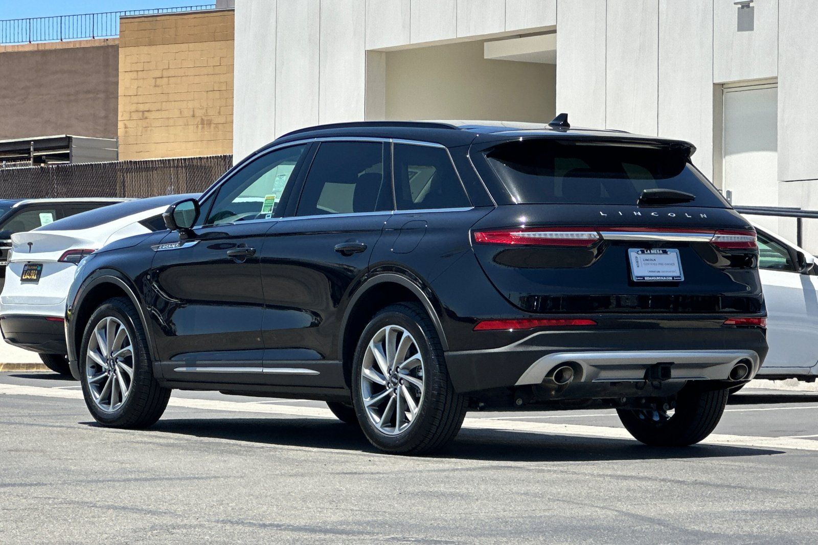 View vehicle photo 5