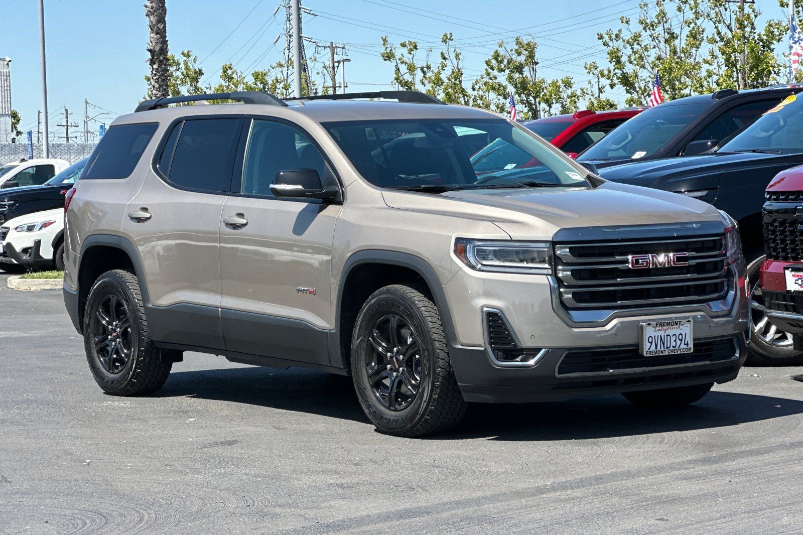 View vehicle photo 2