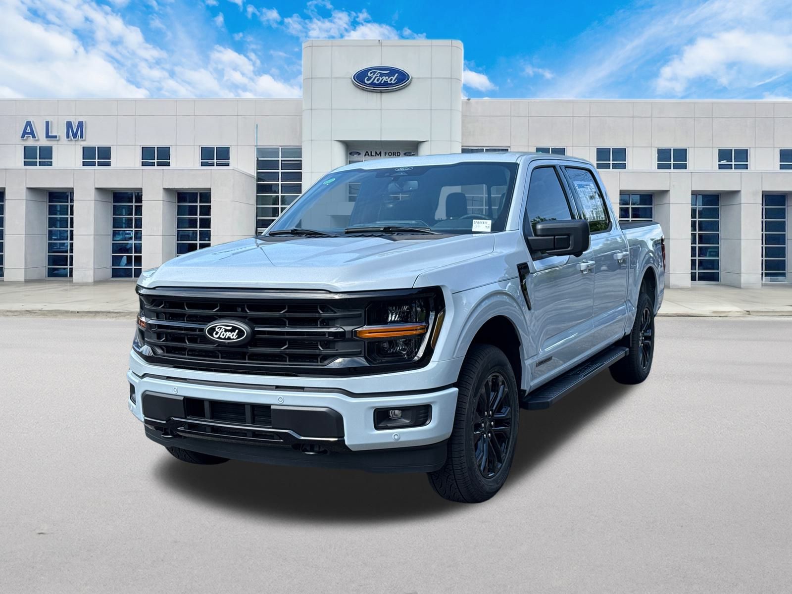 2025 Ford F-150 XLT's photo