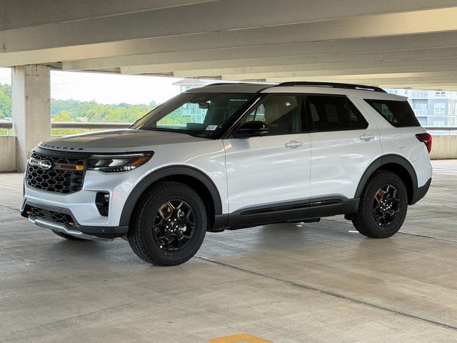 New 2026 Space White Metallic Ford Tremor image 2