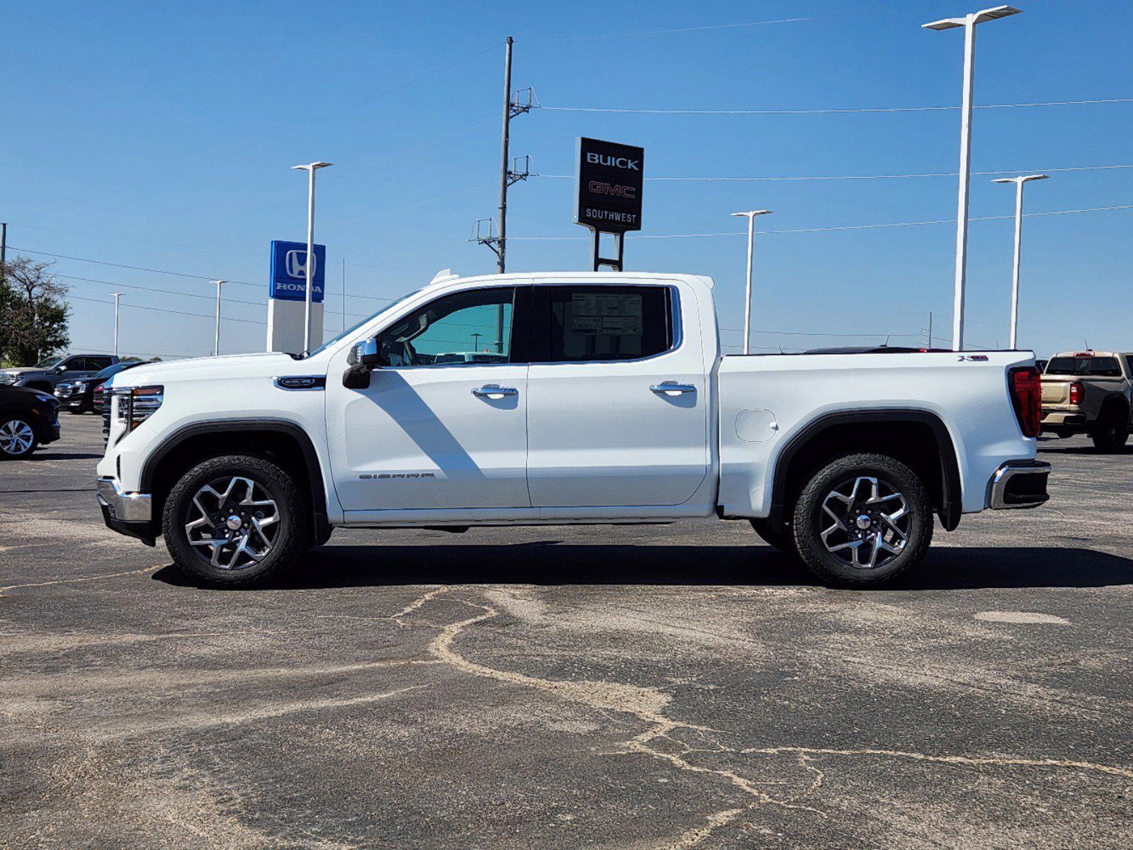 2025 GMC Sierra 1500 SLT 3