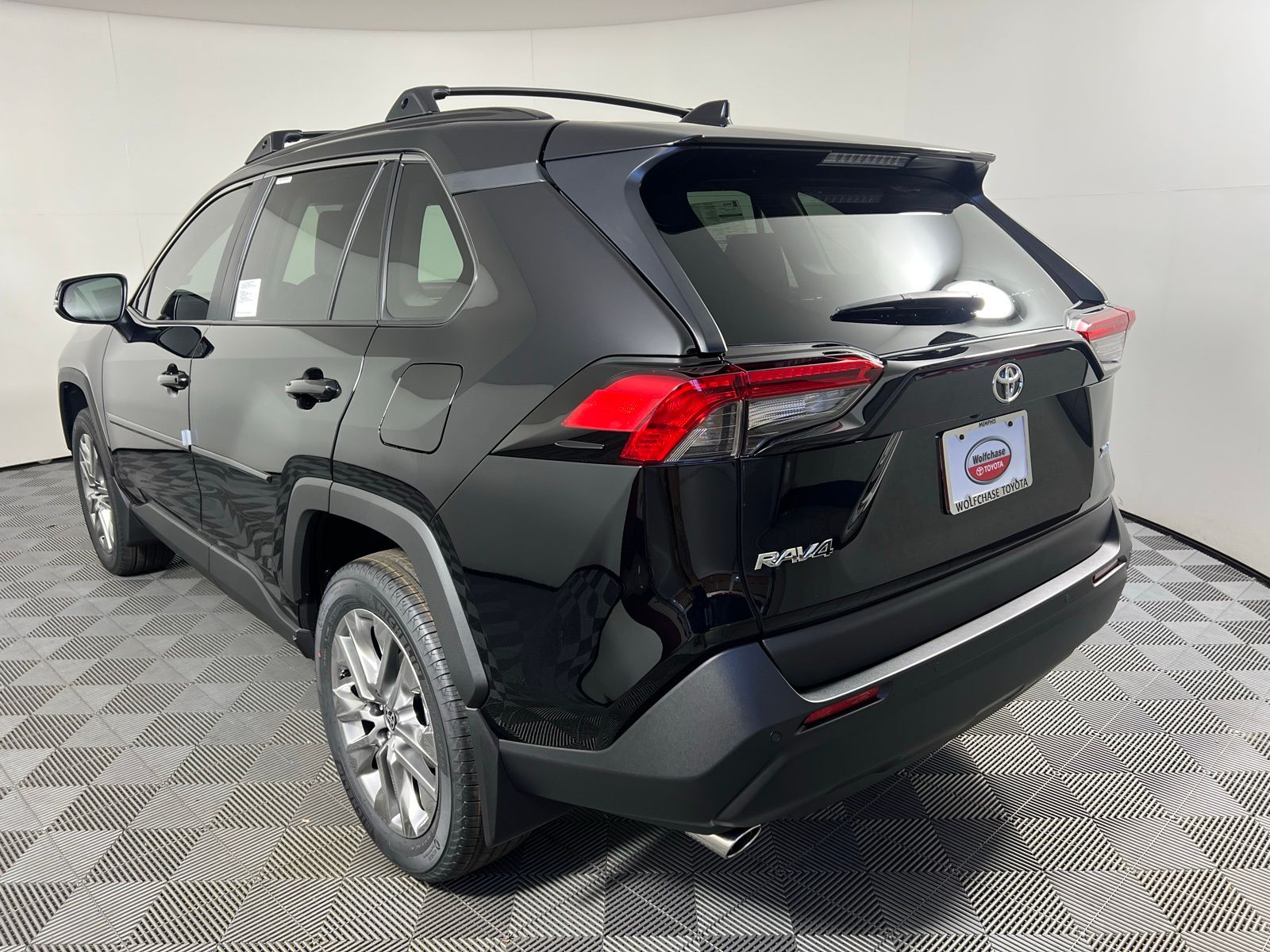 2025 Toyota RAV4 XLE Premium 7