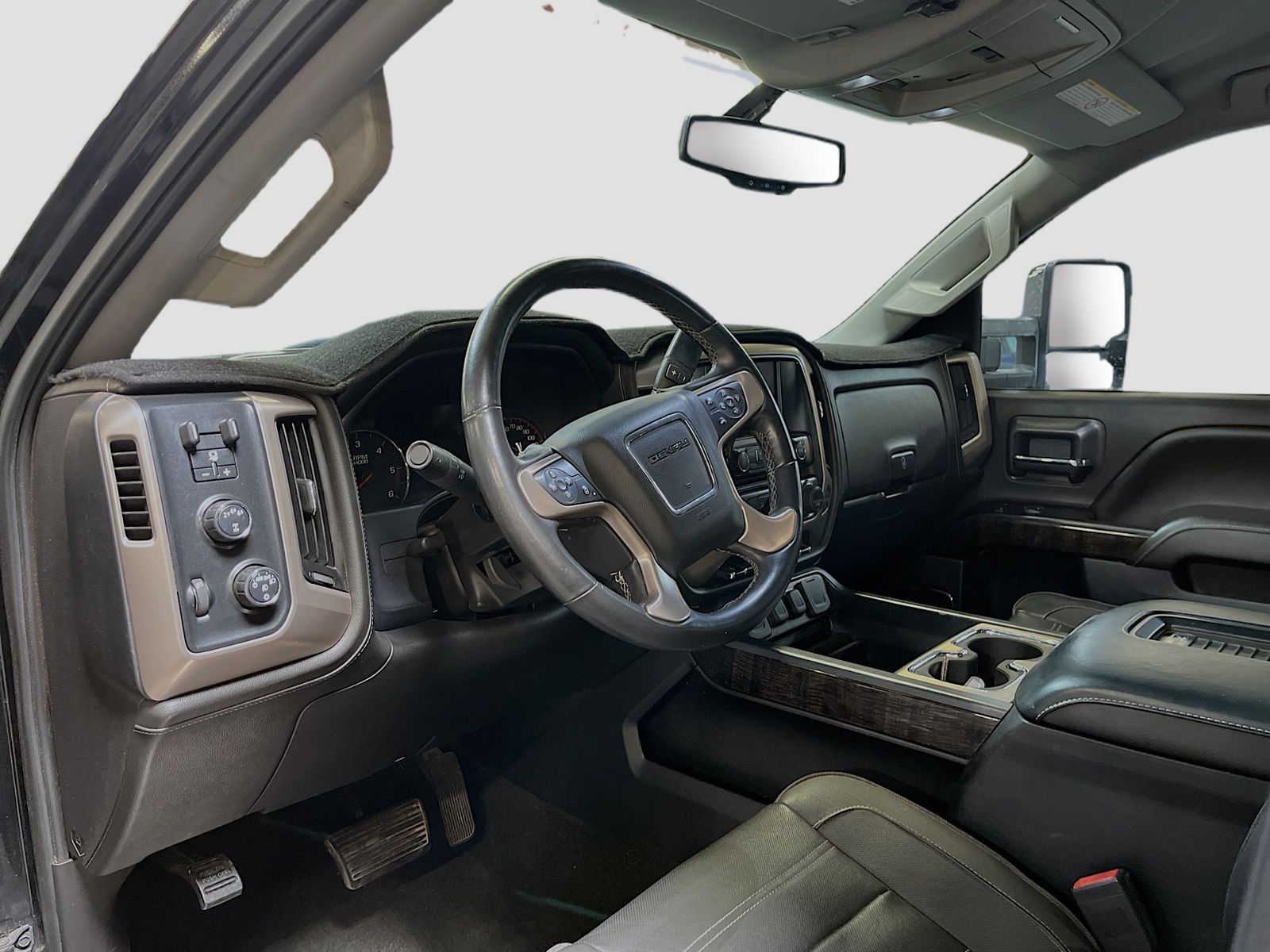 Used 2016 Black GMC Denali image 9