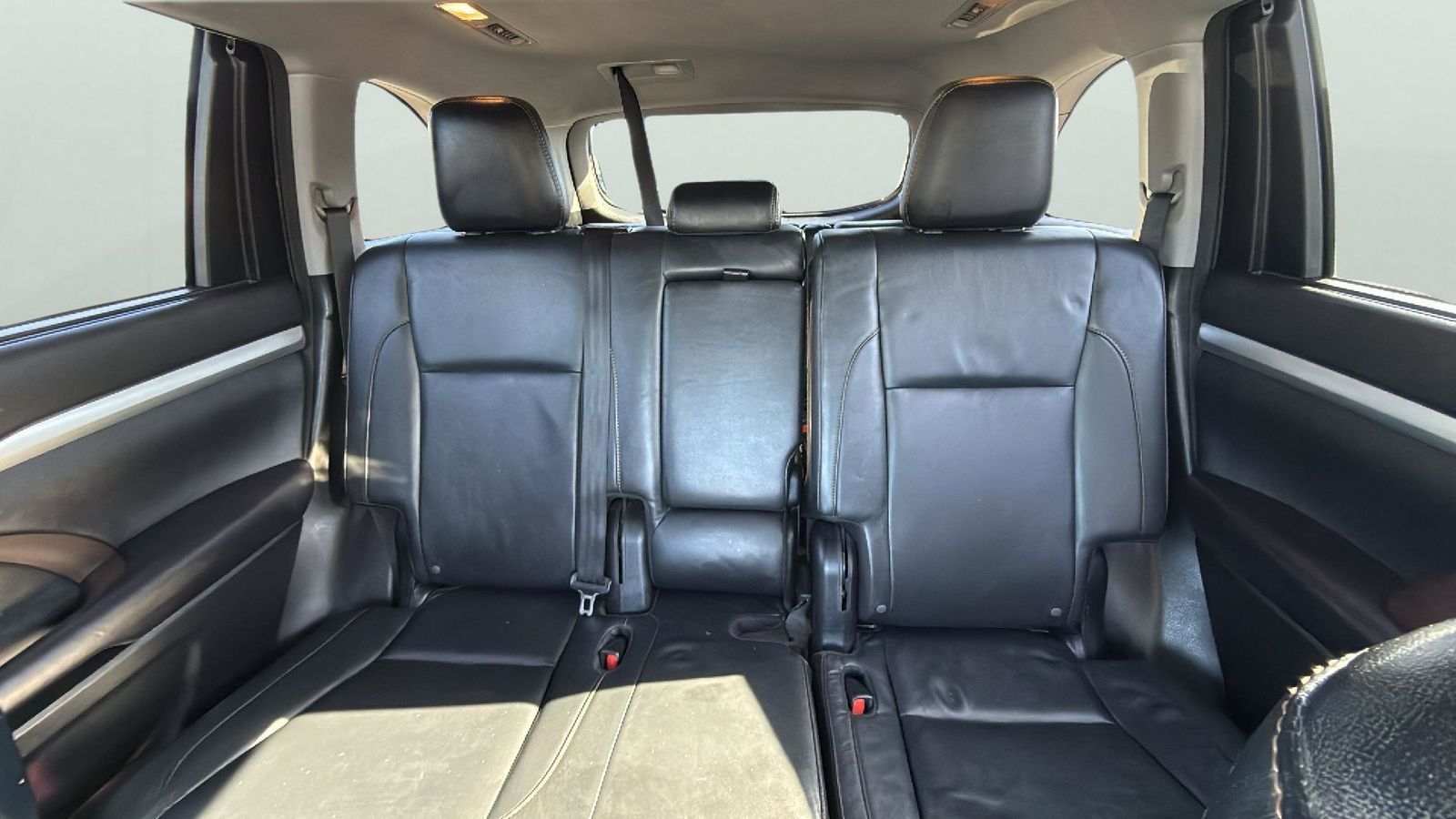 Used Car 2016 Toyota Highlander  Xle V6 For Sale Under $20,000 In Austin, Texas