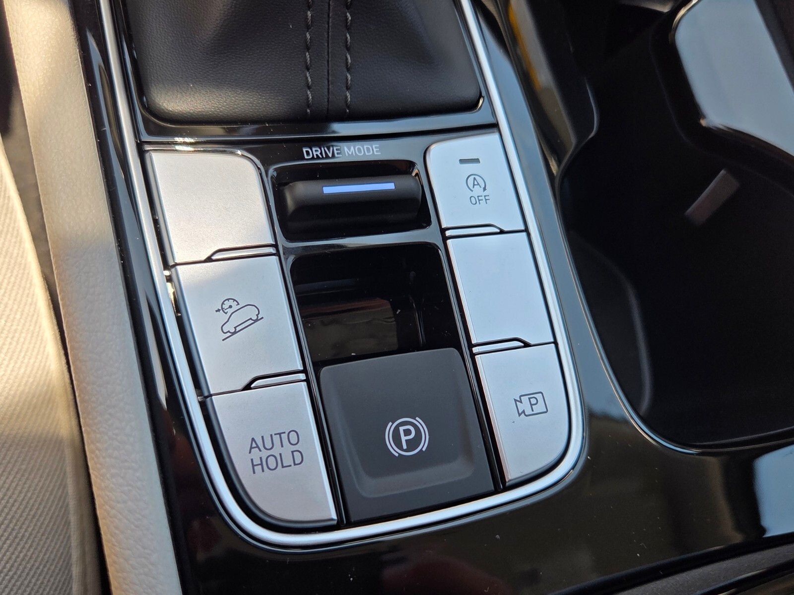 New 2026 Black Hyundai SE image 22