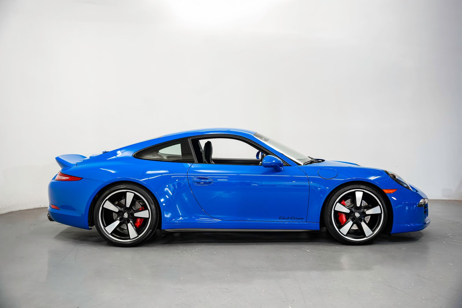 2016 Porsche 911 Carrera GTS — photo 2