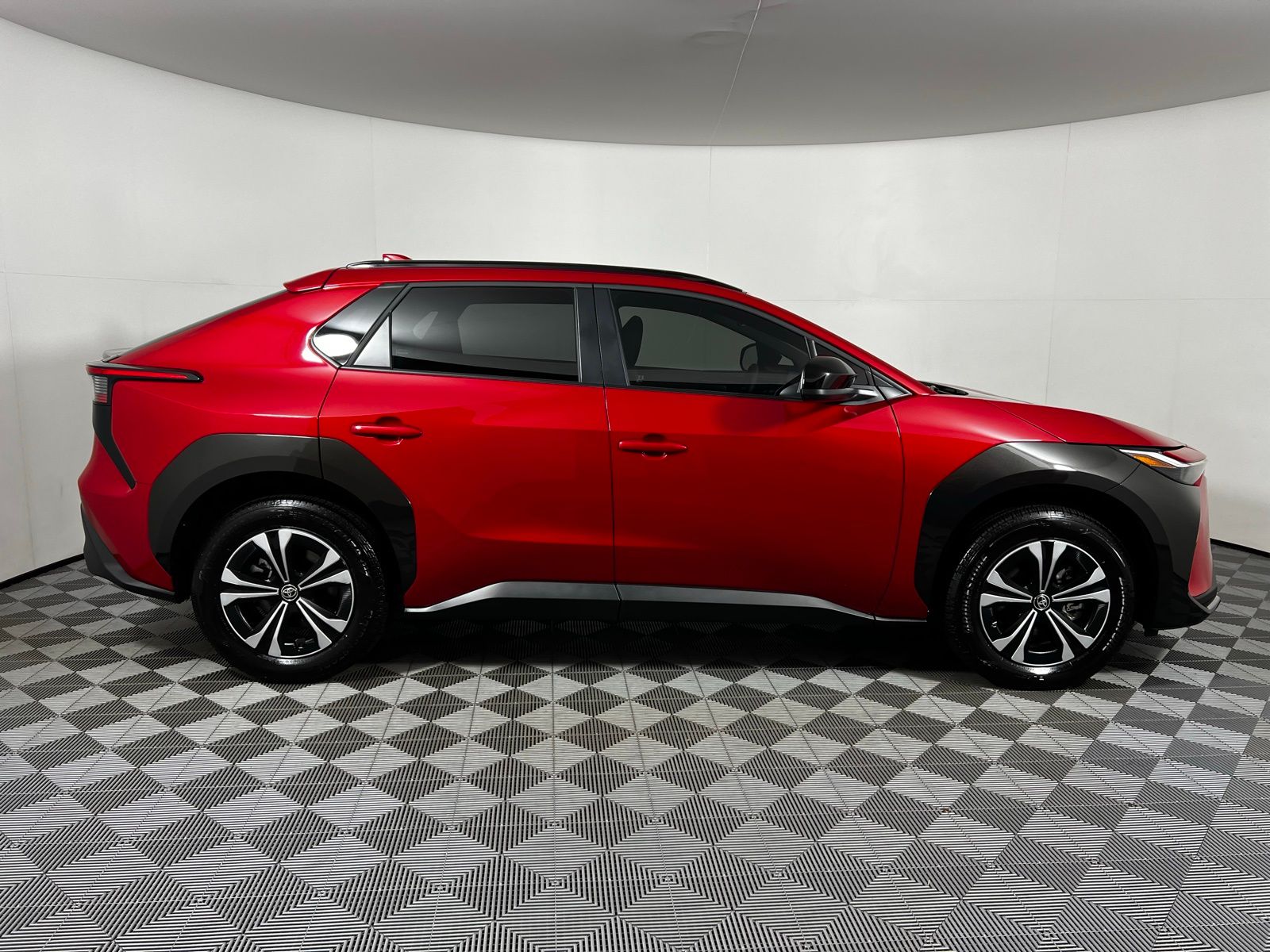 Thumbnail: 2024 Toyota bZ4X - 4