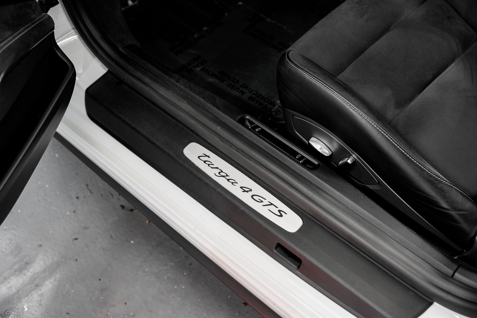 2019 Porsche 911 Targa 4 GTS — photo 25