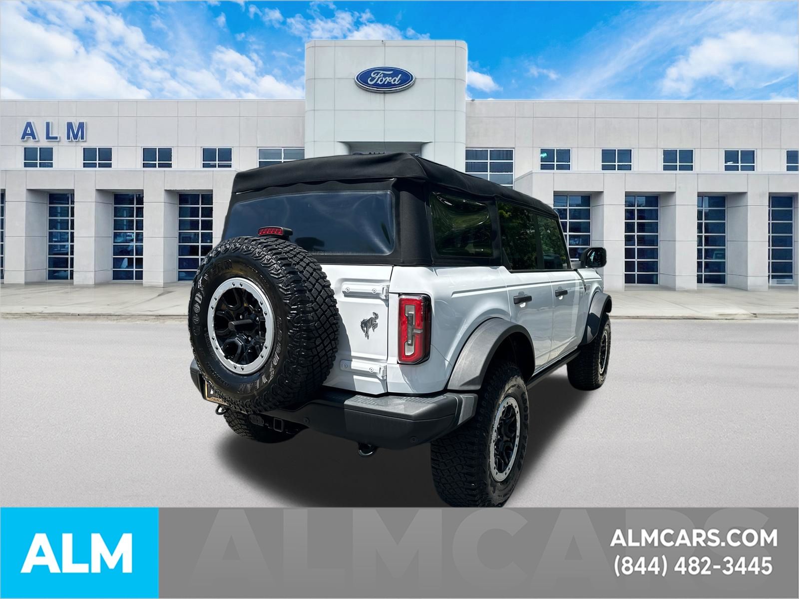 Used 2023 Oxford White Ford Badlands image 5
