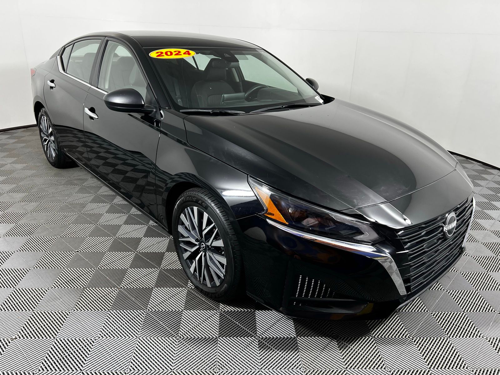 Thumbnail: 2024 Nissan Altima - 3