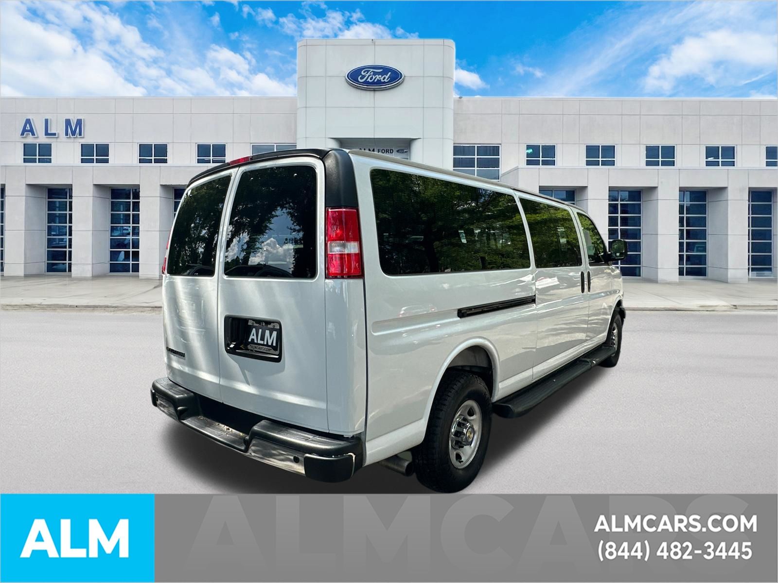 Used 2025 White Chevrolet LT image 5