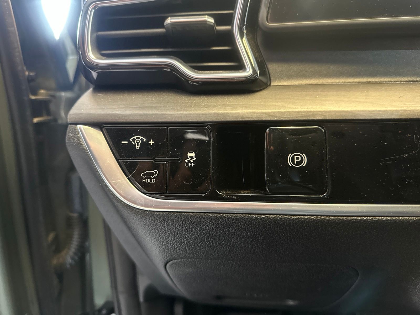 Used 2023 Jungle Green Kia X-Line image 20