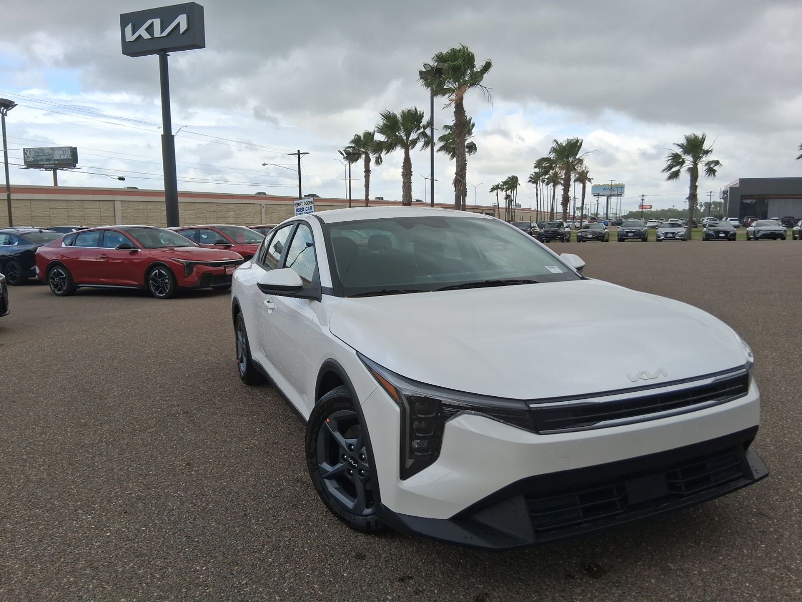 New 2026 Kia K4 LXS 4D Sedan in McAllen #K24926 | Bert Ogden Auto