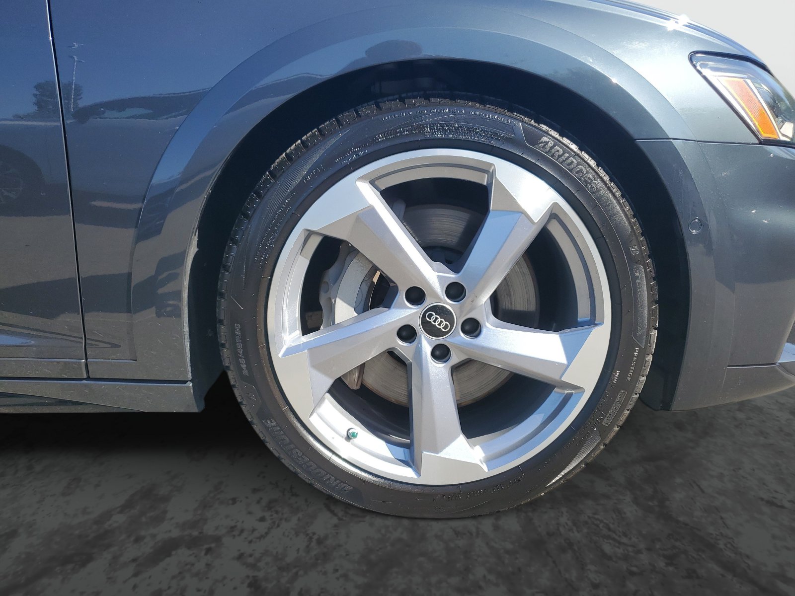 Vehicle photo