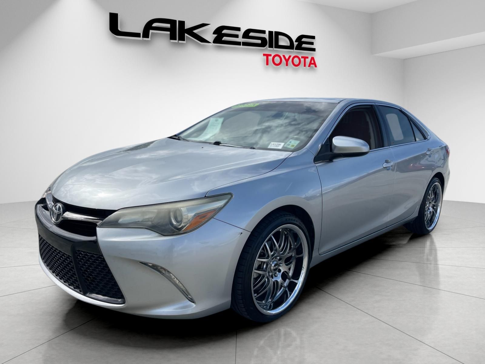 View vehicle photo 2