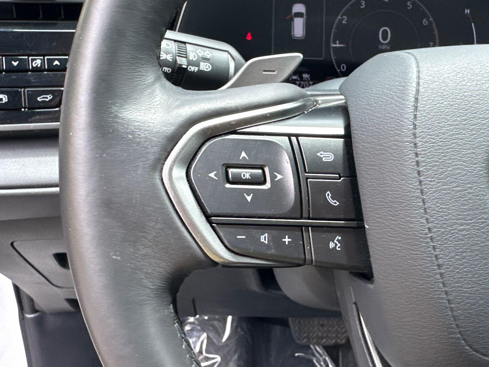 Used 2024 Pearl Lexus 350 image 26