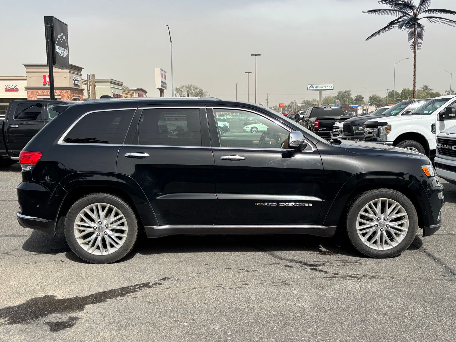 View vehicle photo 4