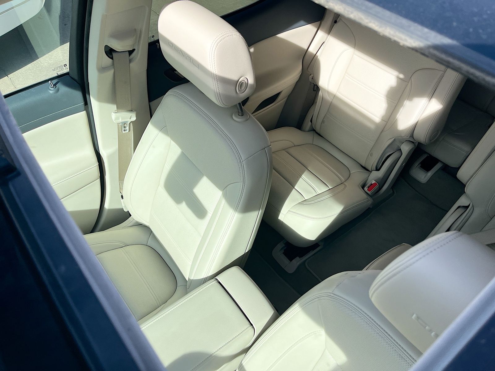 2023 GMC Acadia Denali - Photo 23