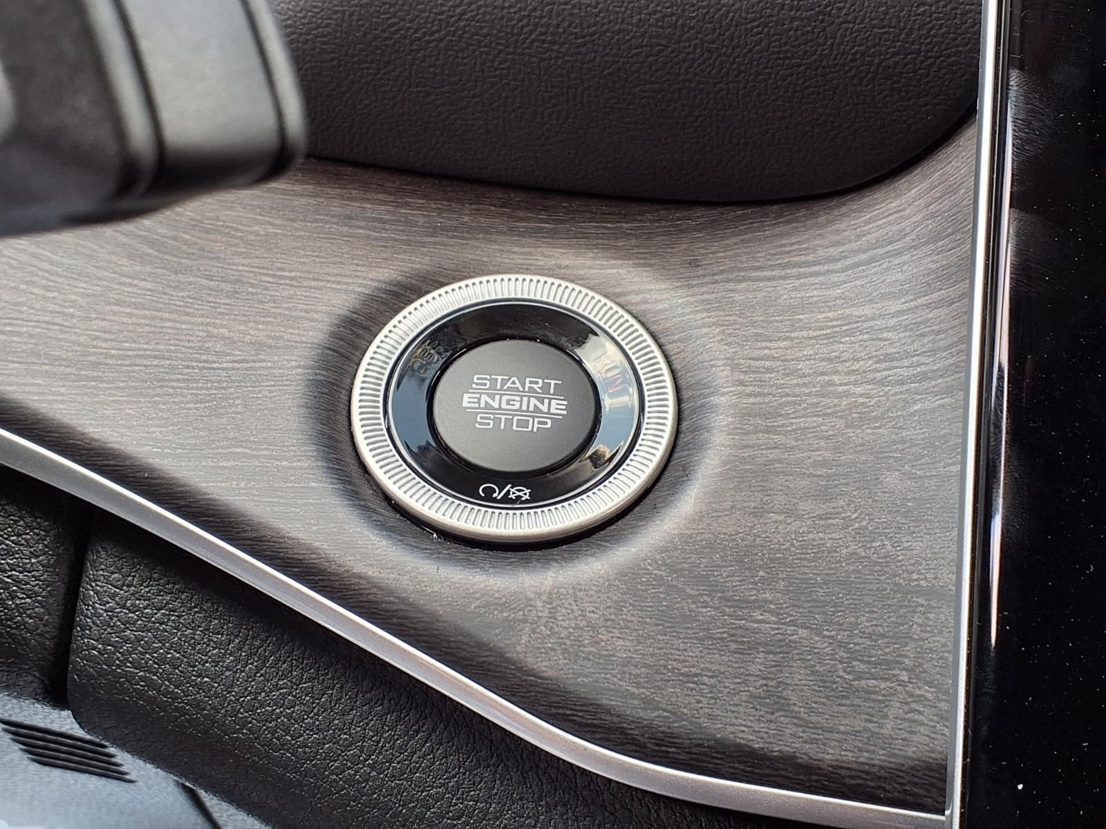 2021 Jeep Grand Cherokee L Limited Red at Victoria Chrysler Dodge Jeep Ram
