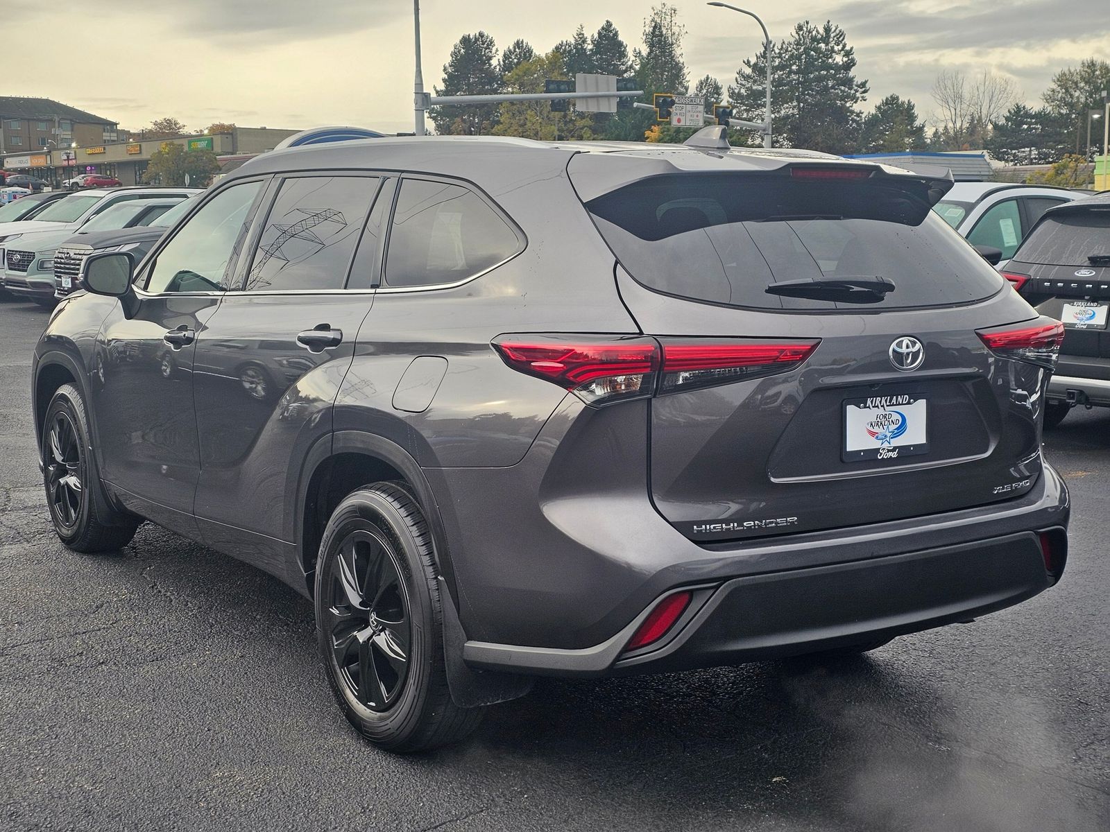 View vehicle photo 5