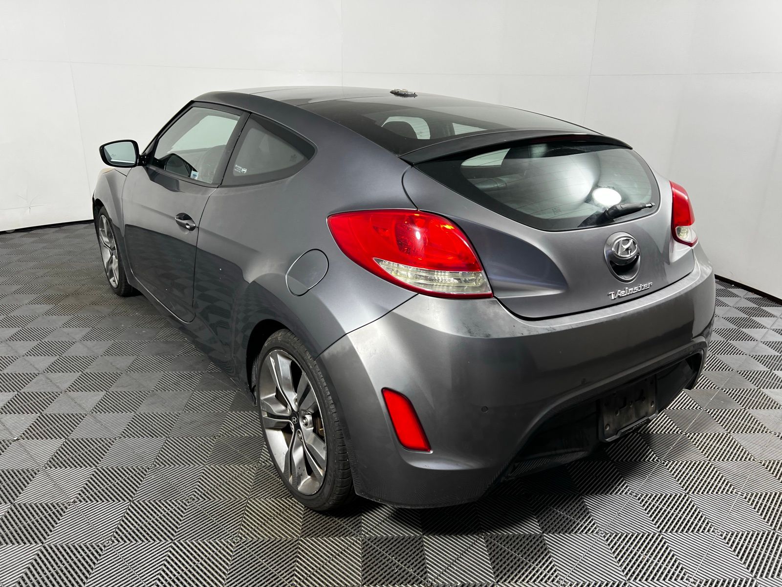 Thumbnail: 2013 Hyundai Veloster - 7