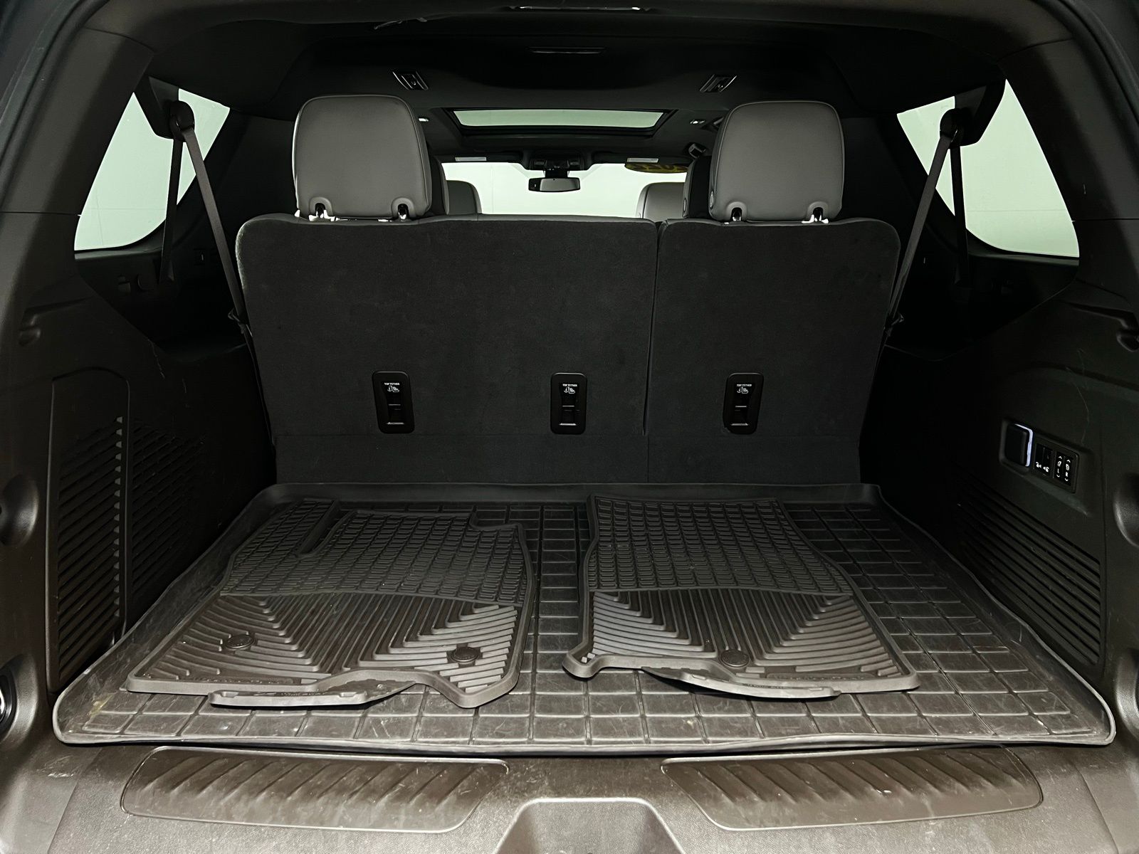 Thumbnail: 2022 GMC Yukon XL - 31