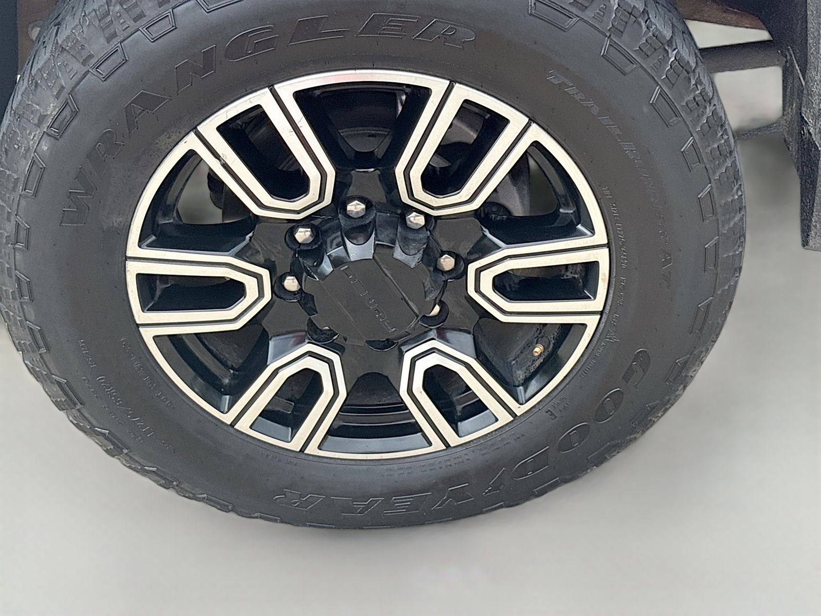 Used 2024 Red GMC Denali image 31