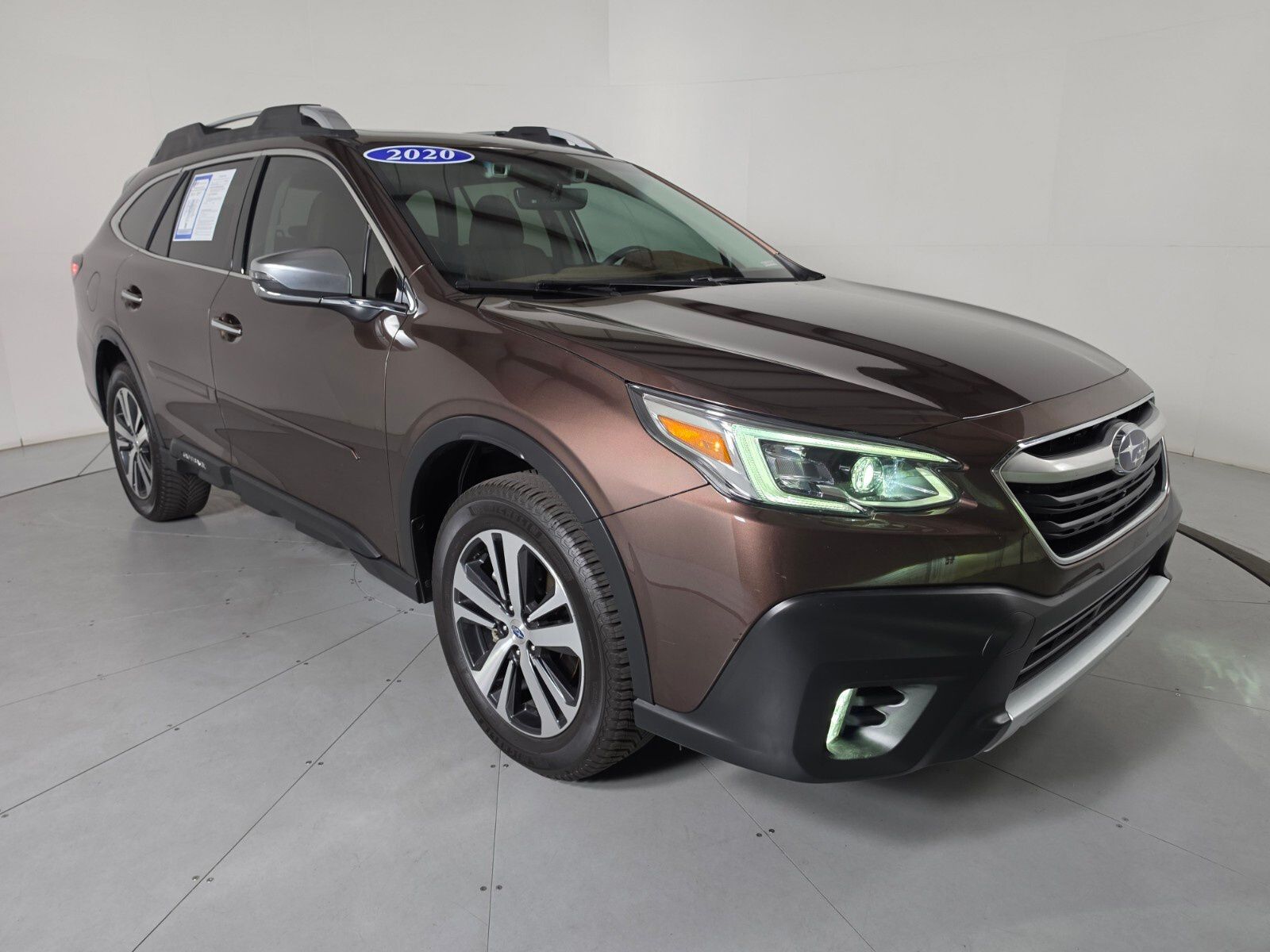 View vehicle photo 7