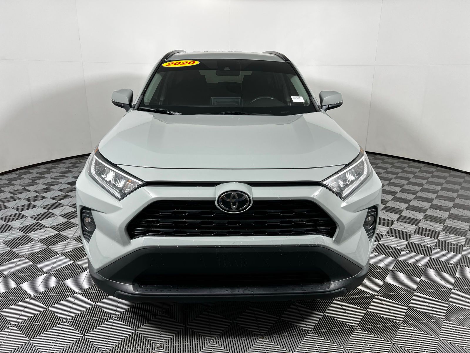 Thumbnail: 2020 Toyota RAV4 - 2