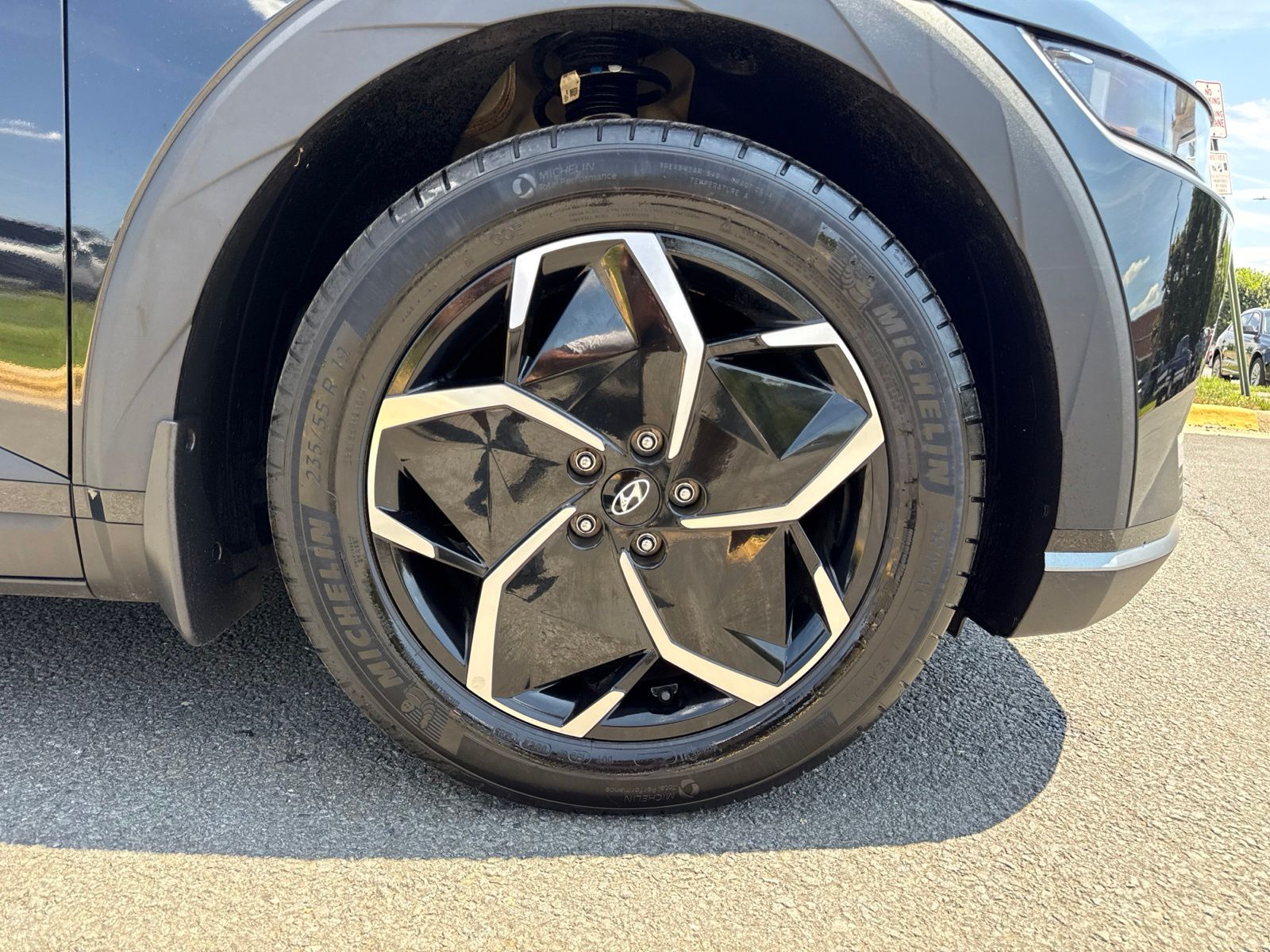 Used 2024 Black Hyundai SEL image 28